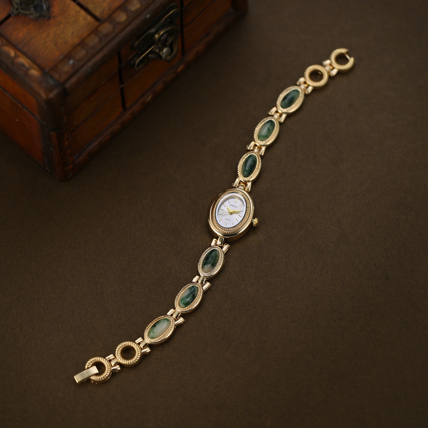 Yeşil kadın yapay taş kakma ka - Stones Watches & Jewelry In Sweden Ab incelemesi ve fiyatı